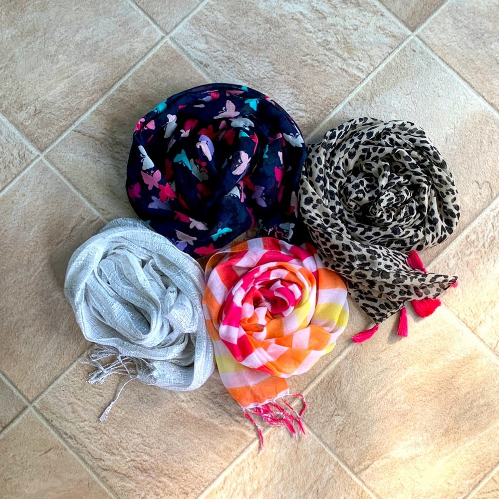 4 Girls scarves. Various patterns.